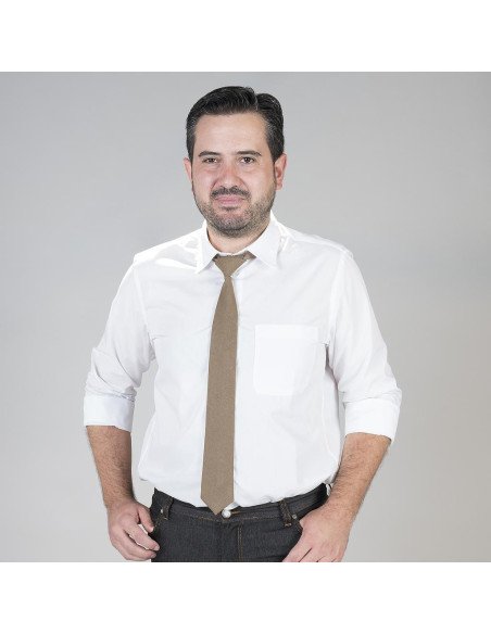 CORBATA CON NUDO DE PALA ESTRECHA