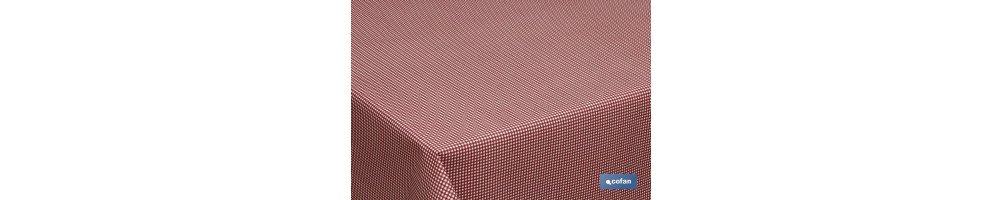 Rollo de mantel resinado con estampado de Cuadritos Vichy en rojo | Medidas: 1,40 x 20 m