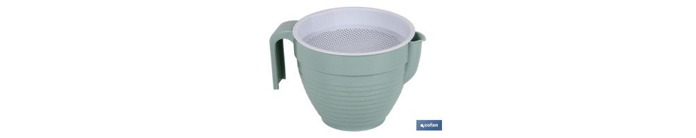 Grasera con colador en 500 ml Modelo Albahaca | Graseras de Cocina | Varios Colores | Medidas 16.5 x 12 x 10 cm